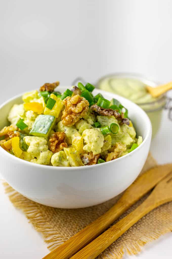 Low-Carb Raw Vegan Cauliflower Salad with Fresh Dill Dressing